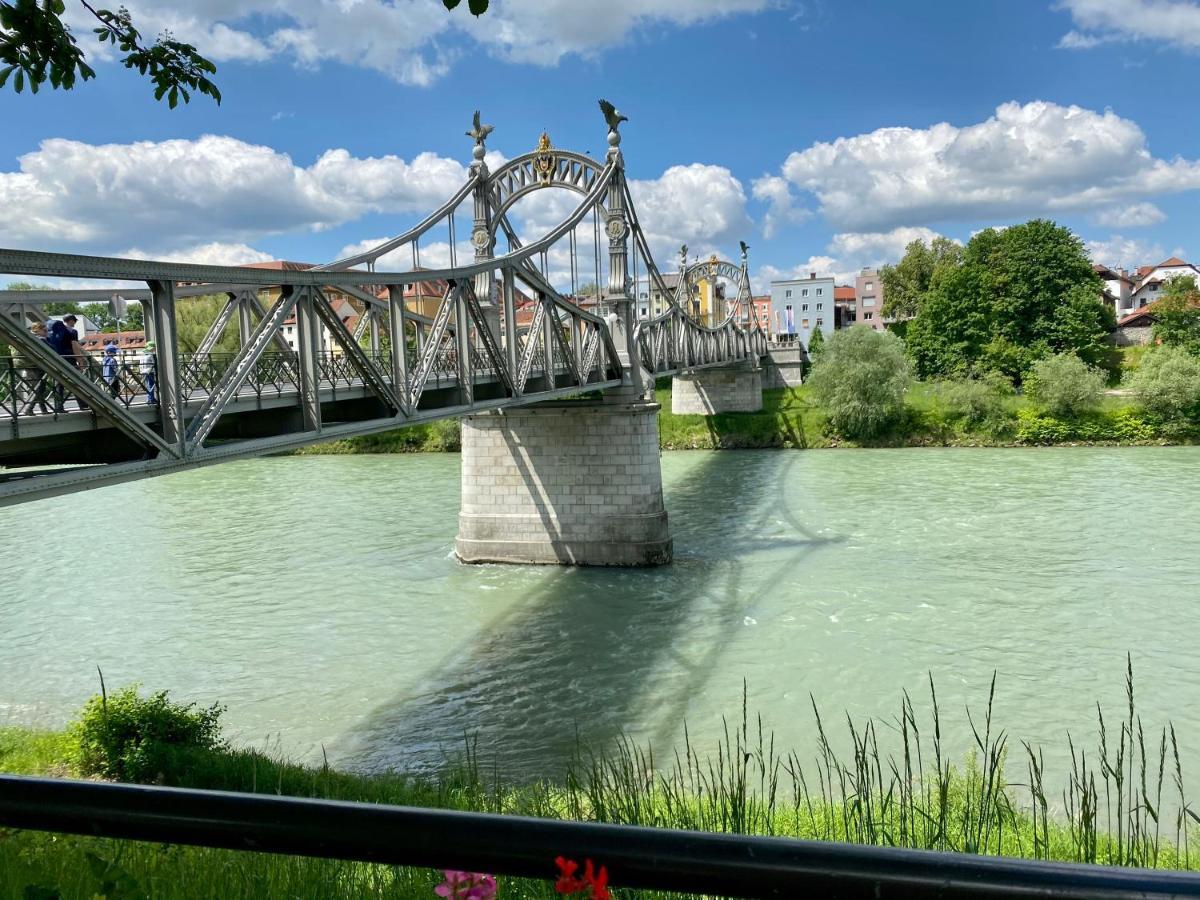 Ferienwohnung An Der Idyllischen Salzachschleife Naehe Salzburg 라우펜 외부 사진